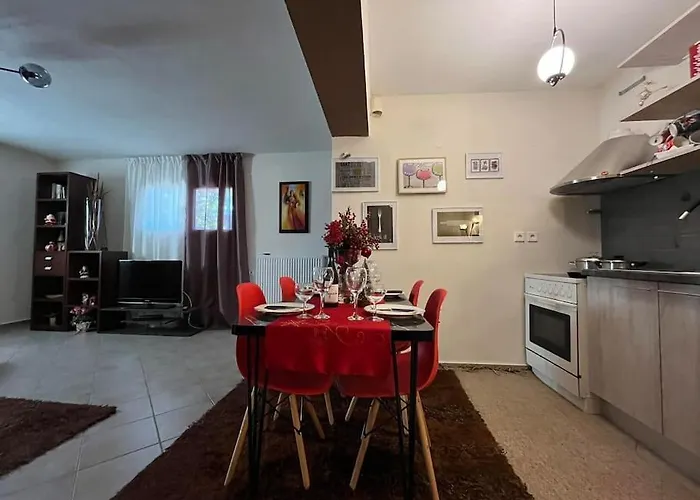 Trikala Home Apartamento *